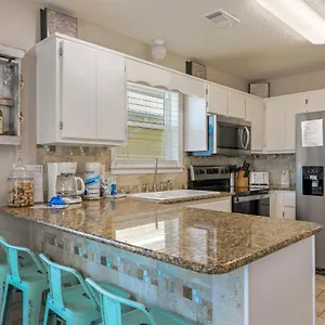 200 Yds To Private Gated Access- 3br-2ba- Quiet Location In The Heart Of Destin! Apartment